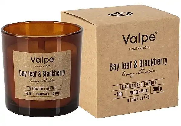 Laurel Leaf & Blackberry Scented Candle with Wooden Wick, round glass - Bath and Body