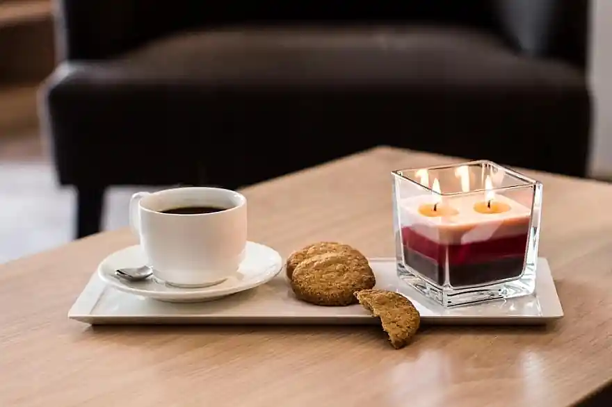 Aromatic Three-Layer Candle 'Chocolate-Cherry'