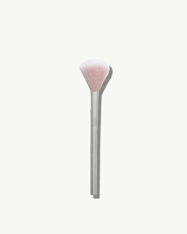 Skin2Skin Classic Fan Brush - RMS Beauty