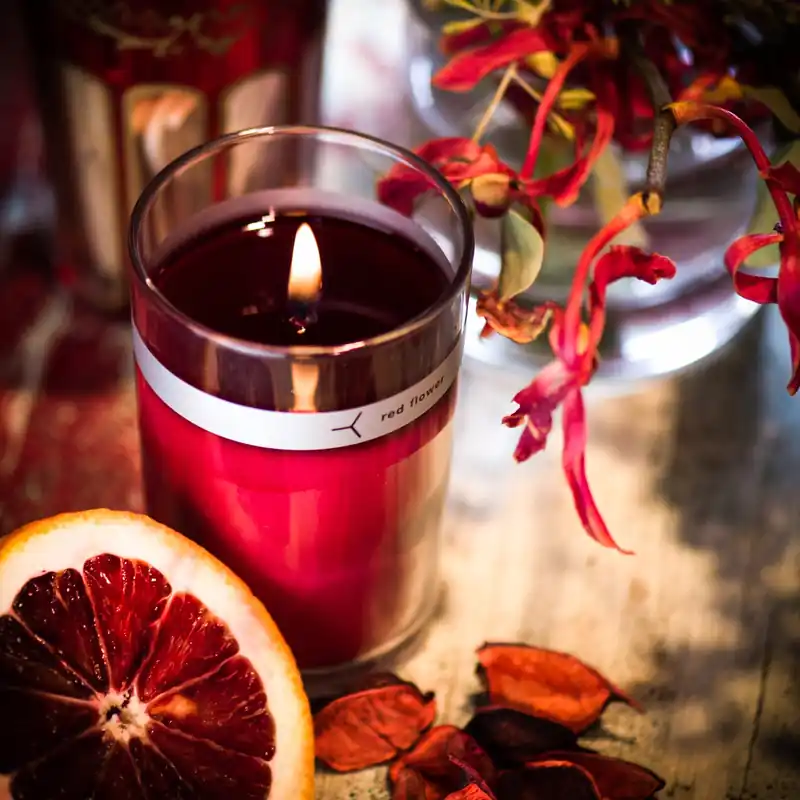 italian blood orange petal topped candle - red flower
